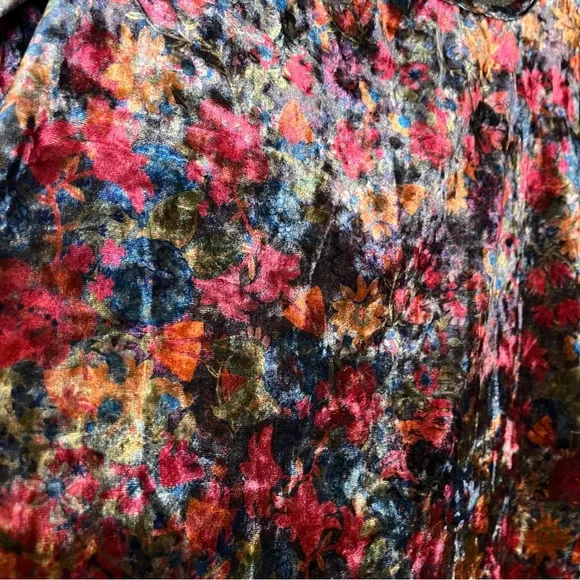 NATURAL LIFE Multicolor Velvet Long Sleeve Top - Picture 2 of 4